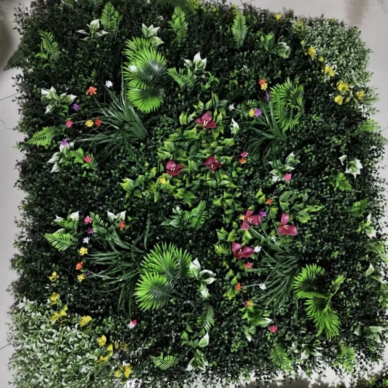 مصنوعی گھاس کی دیوار